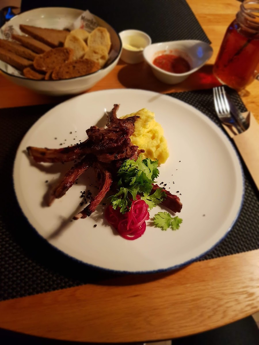 Monkey Shoulder Photos 2